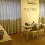 The Little House In Апартаменти