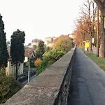 The Little House In * Bérgamo