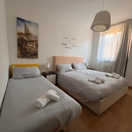 Apartament The Little House In *