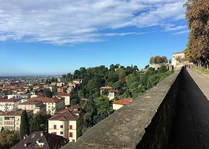 Lägenhet The Little House In Bergamo